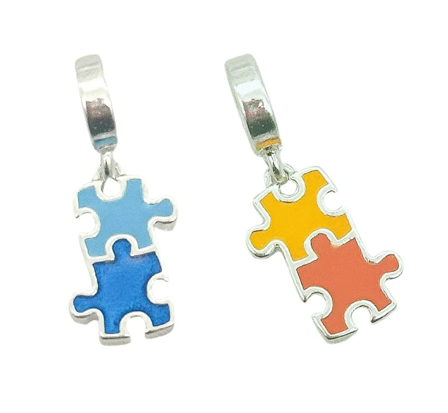BERLOQUE PRATA AUTISMO AZUL E ALARANJADO