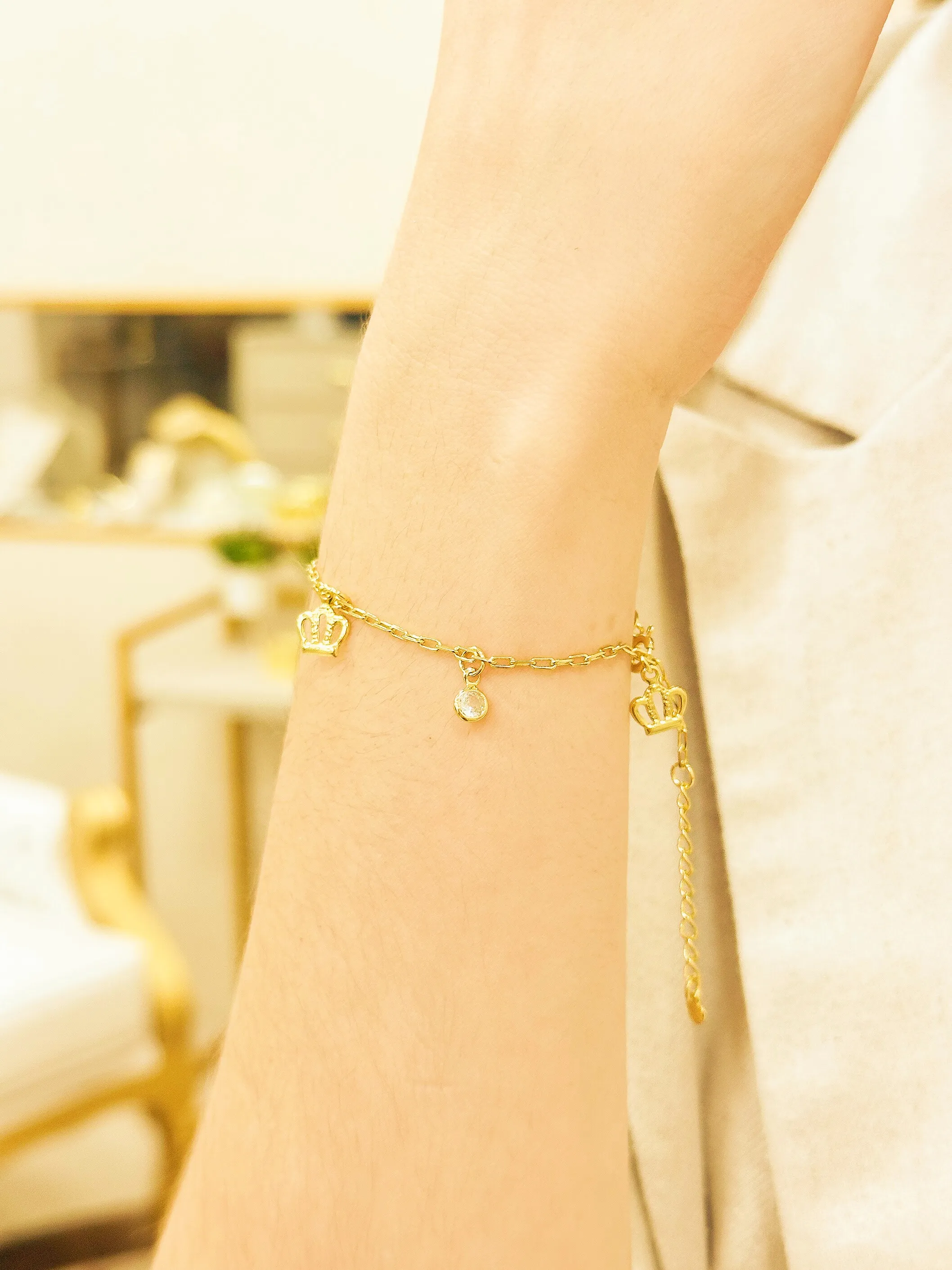 PULSEIRA COROA COM PEDRA CRISTAL