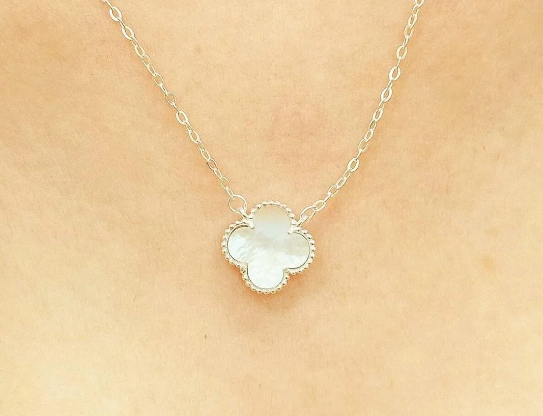 GARGANTILHA PRATA ALHAMBRA VAN CLEEF MADRE PEROLA