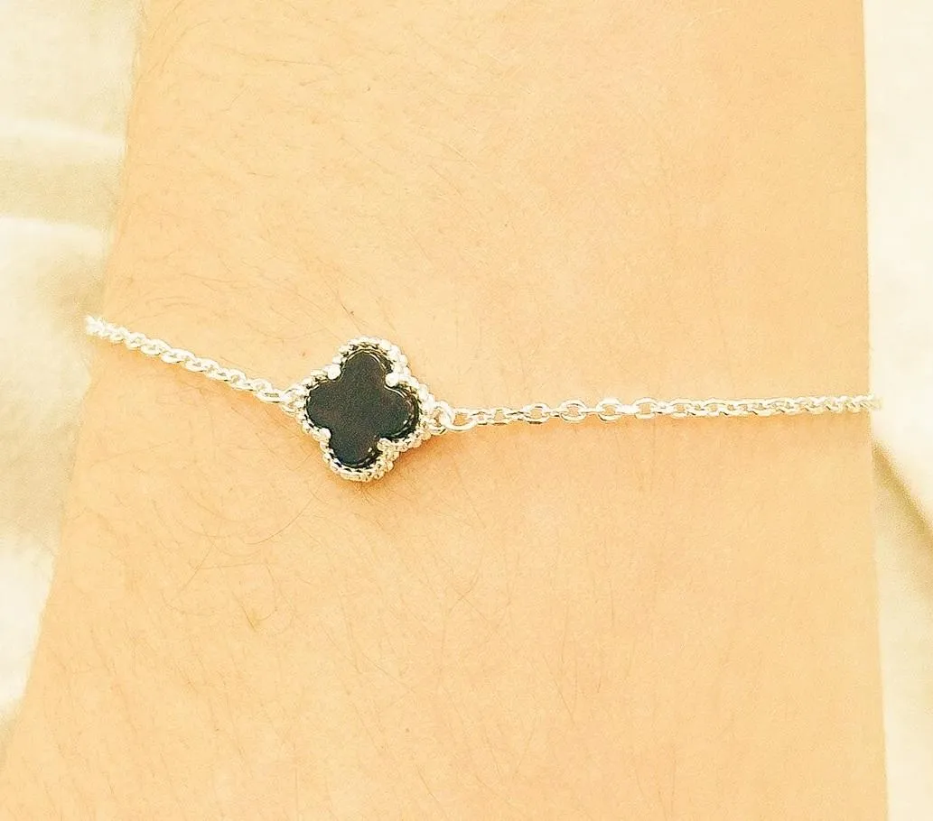 PULSEIRA PRATA VAN CLEEF ONIX