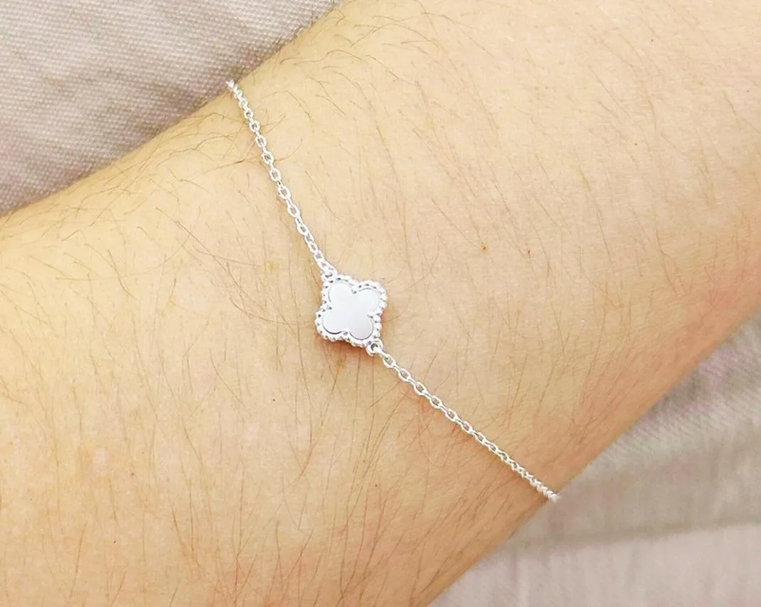 PULSEIRA PRATA VAN CLEEF MADRE PEROLA