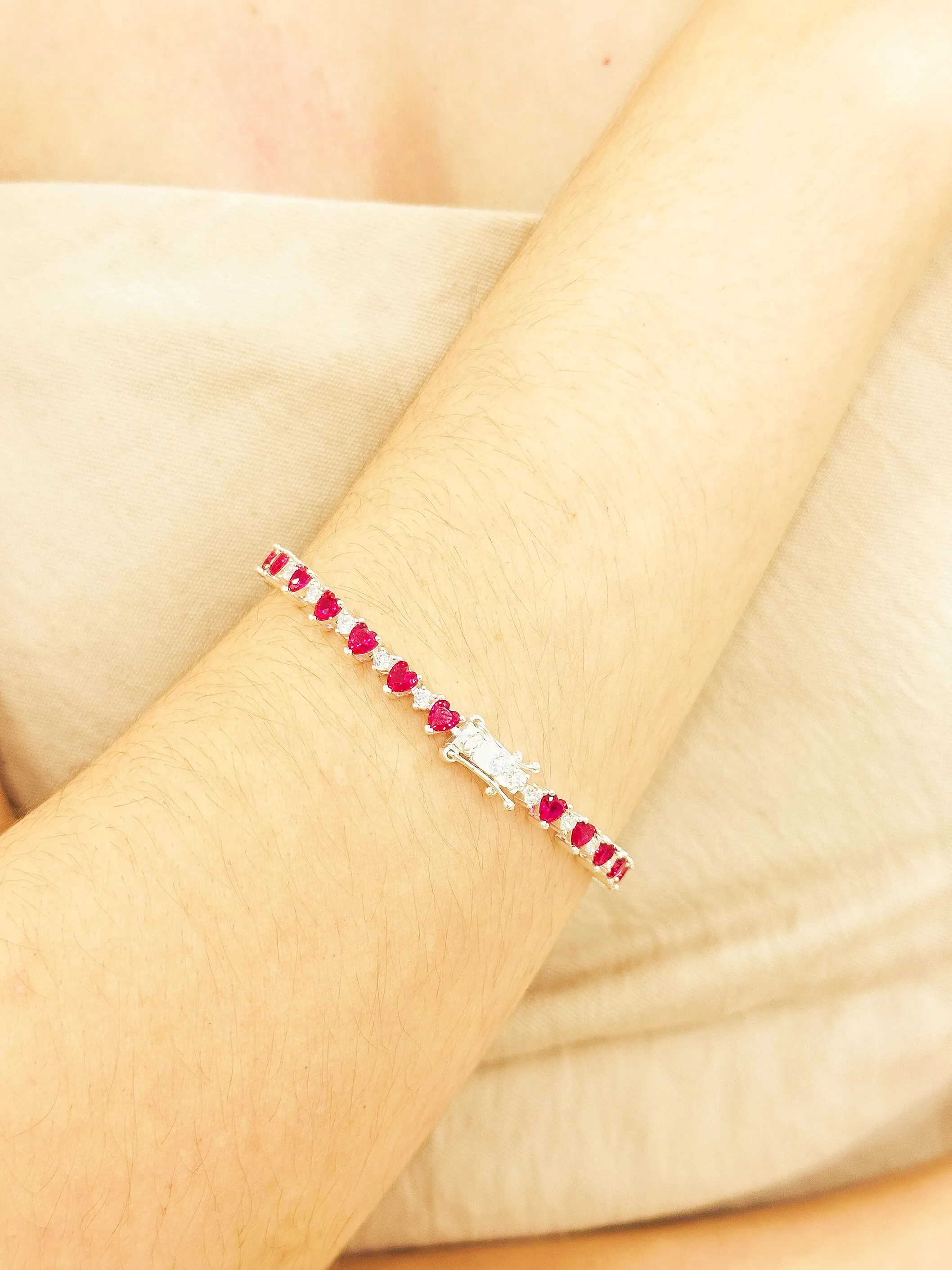PULSEIRA PRATA CORAÇÕES RUBI FECHO GAVETA