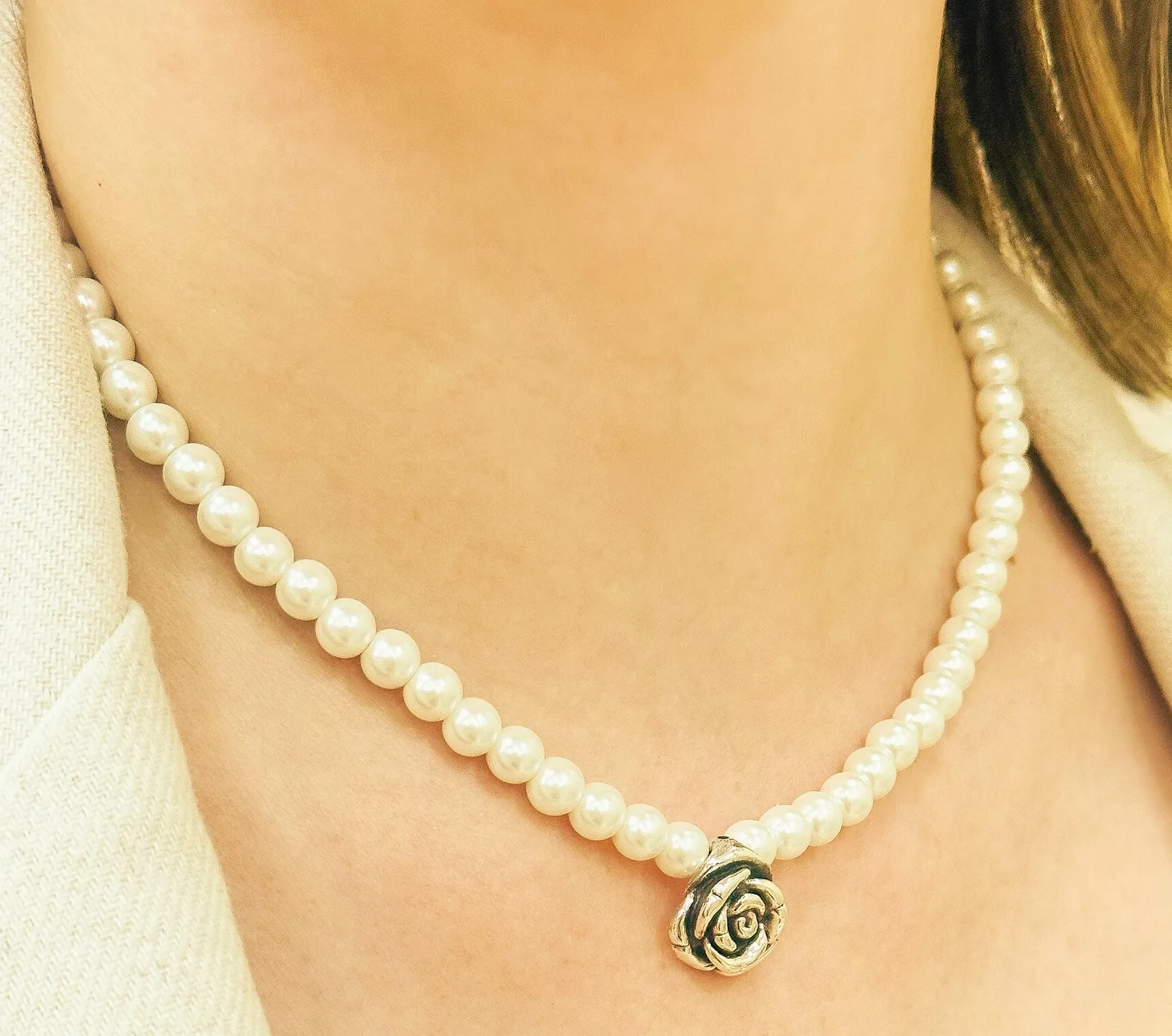 CONJUNTO PRATA PEROLA COM FLOR