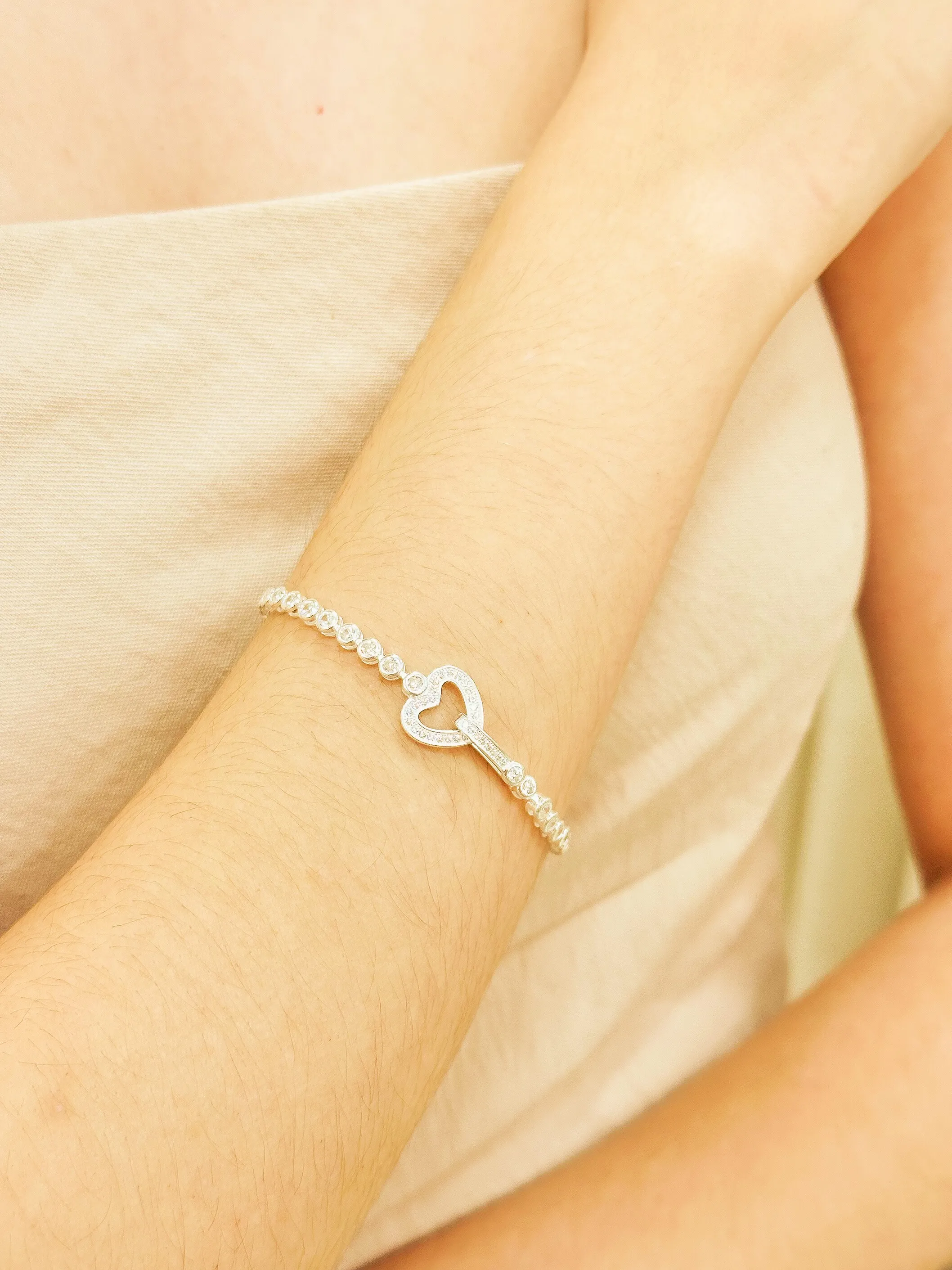 PULSEIRA PRATA RIVIERA CORAÇÃO CRAVEJADO