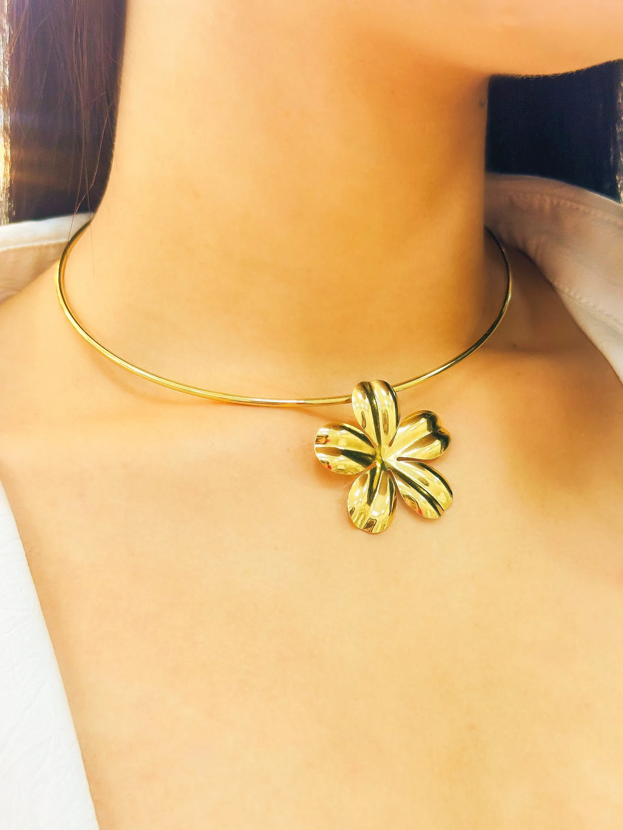 CHOKER ARO COM FLOR