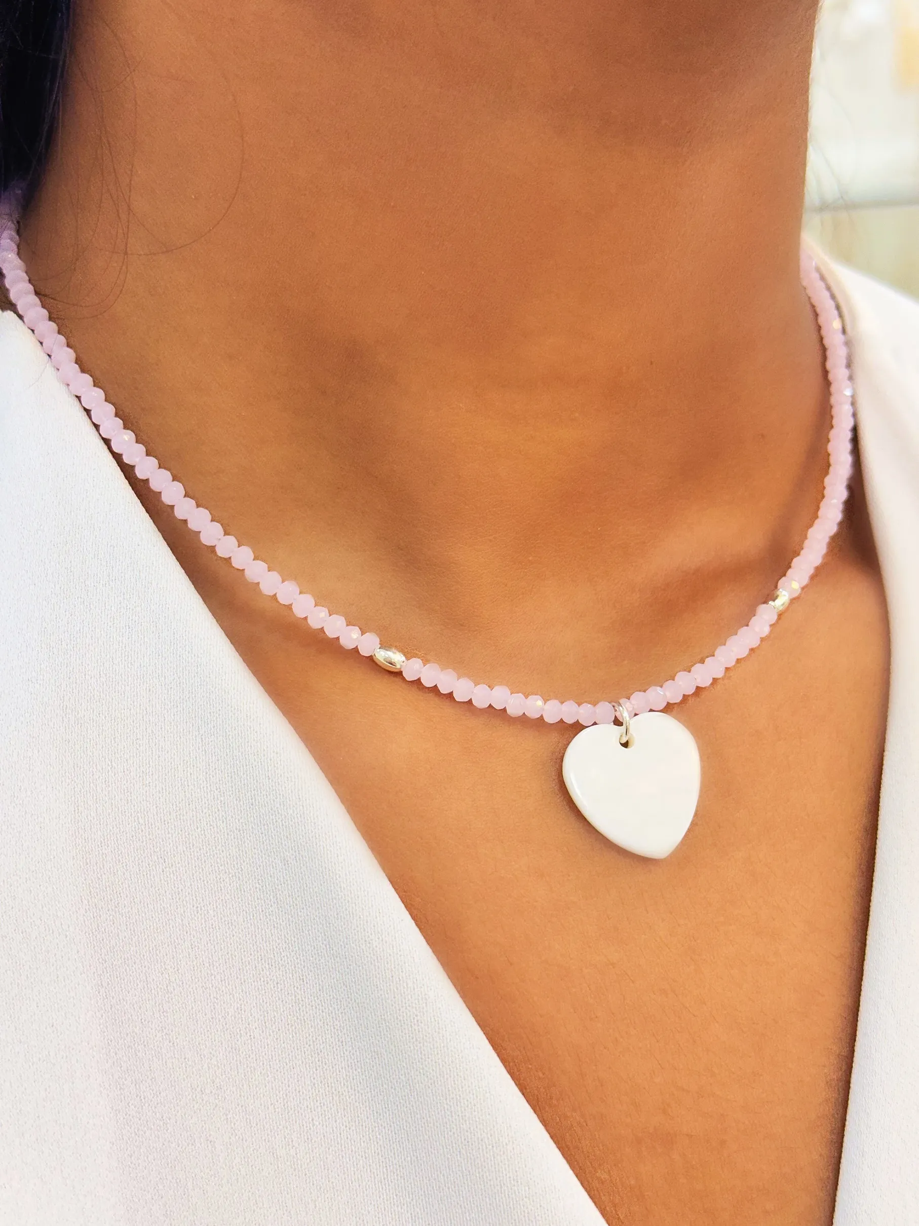 CHOKER PRATA CRISTAIS ROSA COM CORAÇÃO MADRE PEROLA