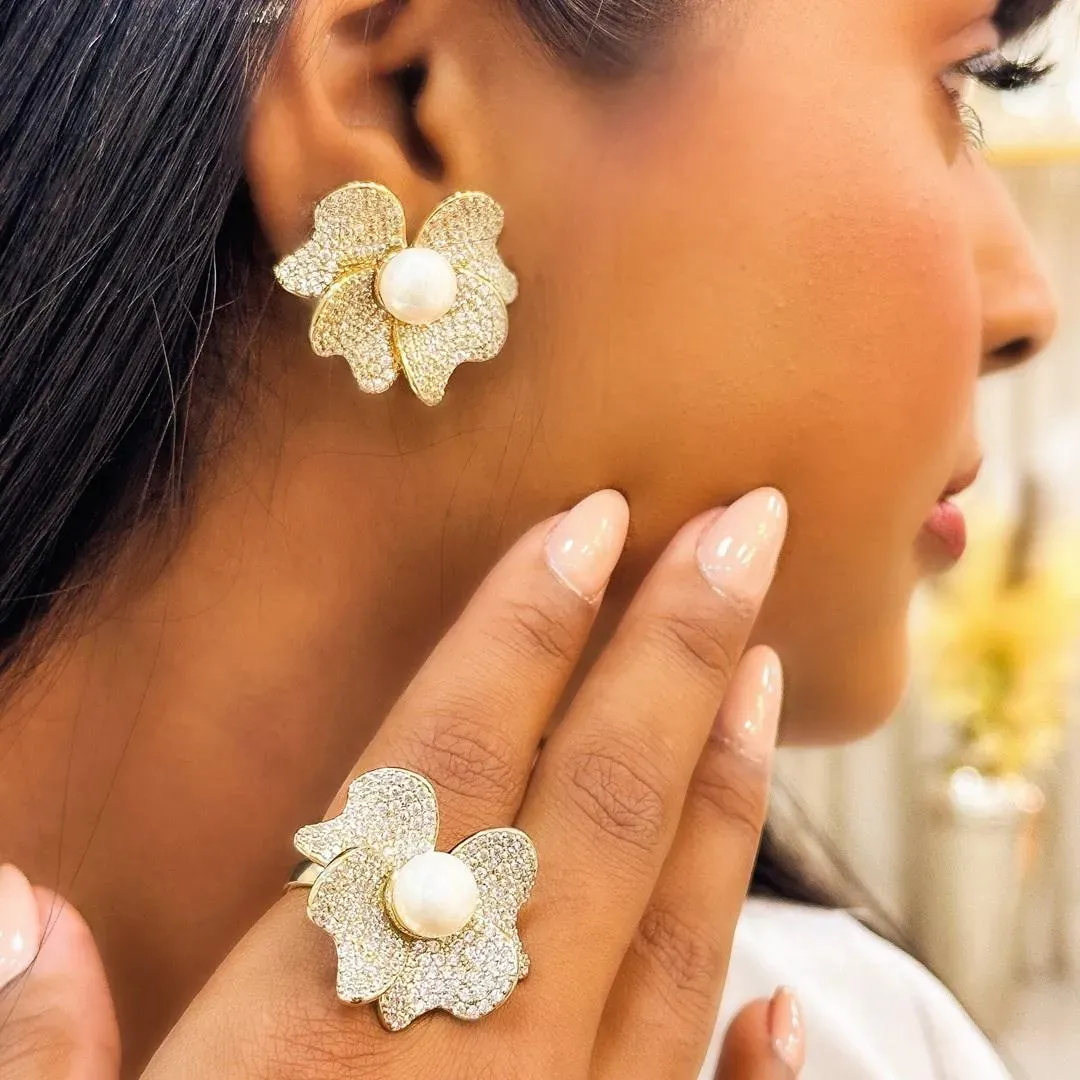 CONJUNTO LUXO FLOR CRAVEJADA COM PEROLA