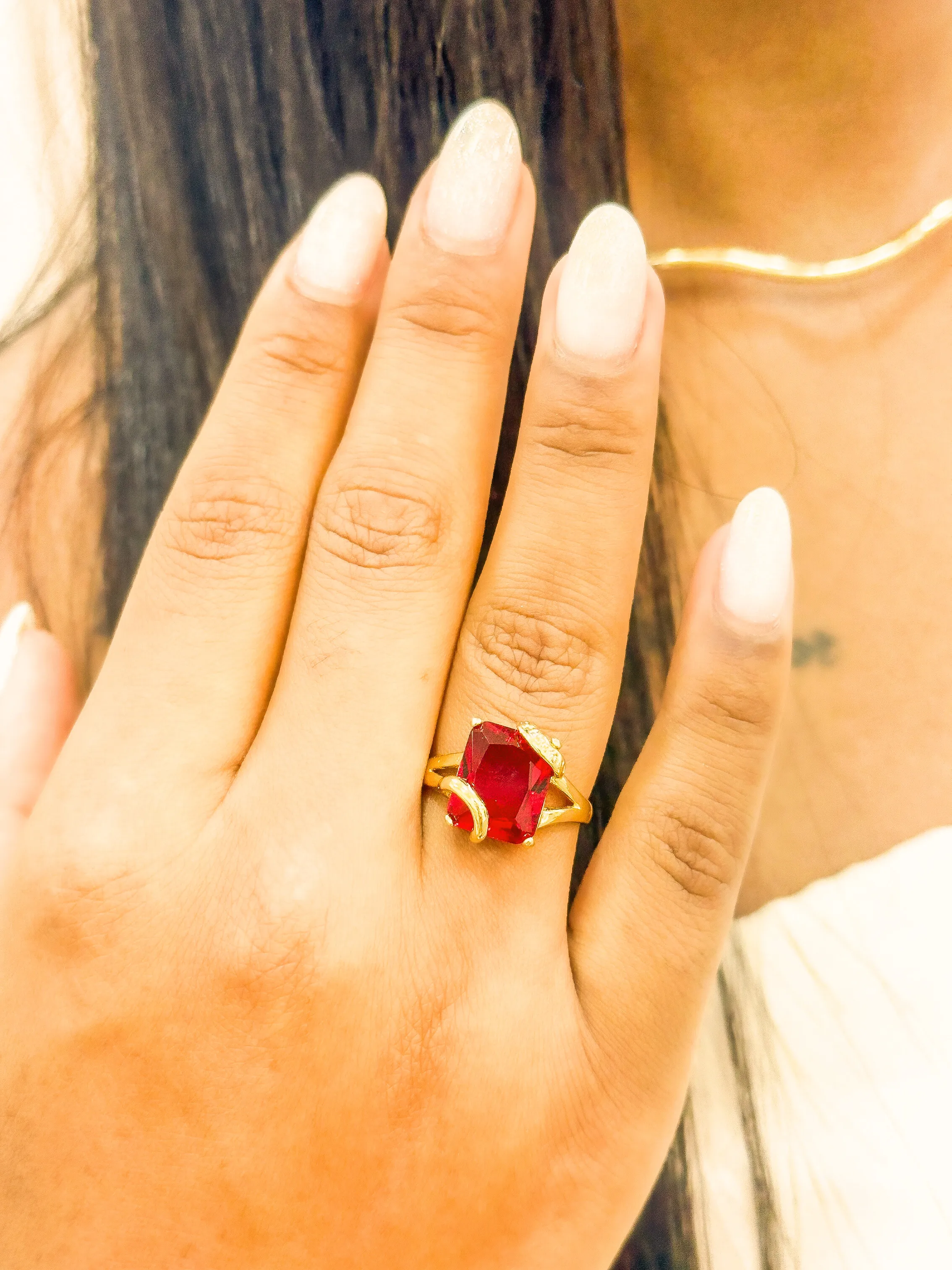 ANEL RETÂNGULAR PEDRA VERMELHO RUBI