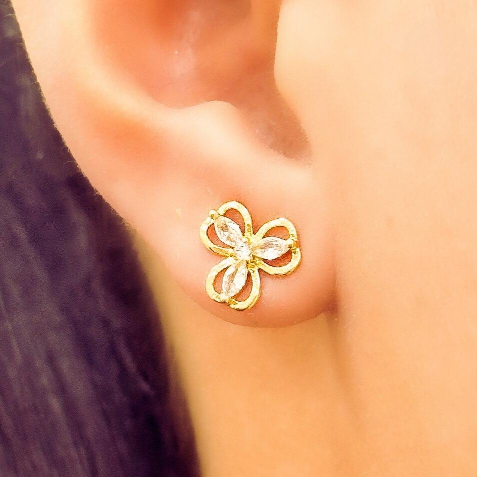 BRINCO FLOR PEDRA NAVETE